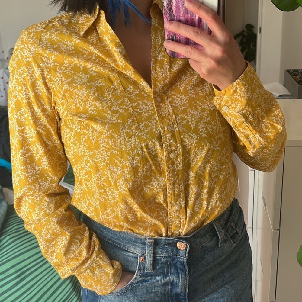 Gap the perfect shirt - mustard floral button up v neck with collar
